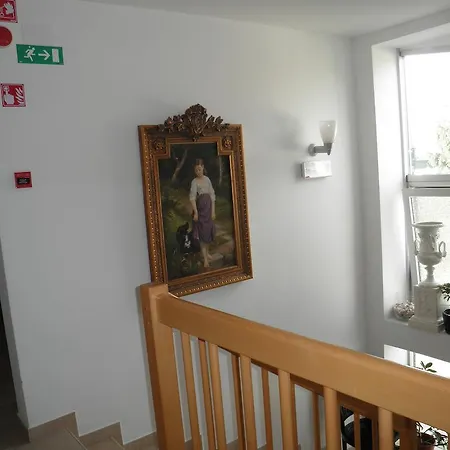 Apartment And Oliviers *