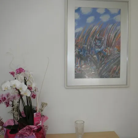 Apartment And Oliviers *