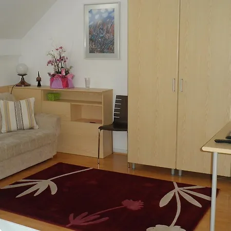 Apartment And Oliviers *