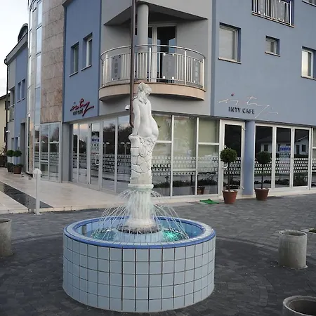 Apartman And Oliviers